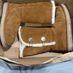 UGG By Koolaburra