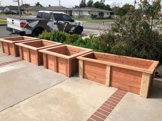 Custom Beautiful privacy wall Tomato Tower Planter Box Garden Bed Decor Outdoor Design cedar redwood
