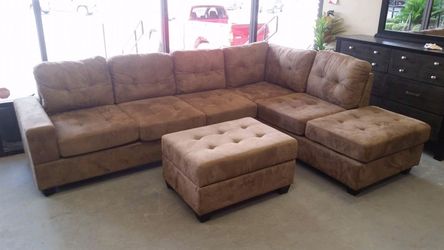 BRAND NEW SECTIONAL SOFA WITH STORAGE OTTOMAN