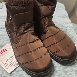 Brand New Brown Boots Size 7