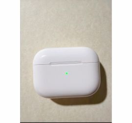 AirPods 3 - Apple