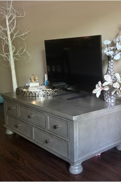 Tv stand and Tv