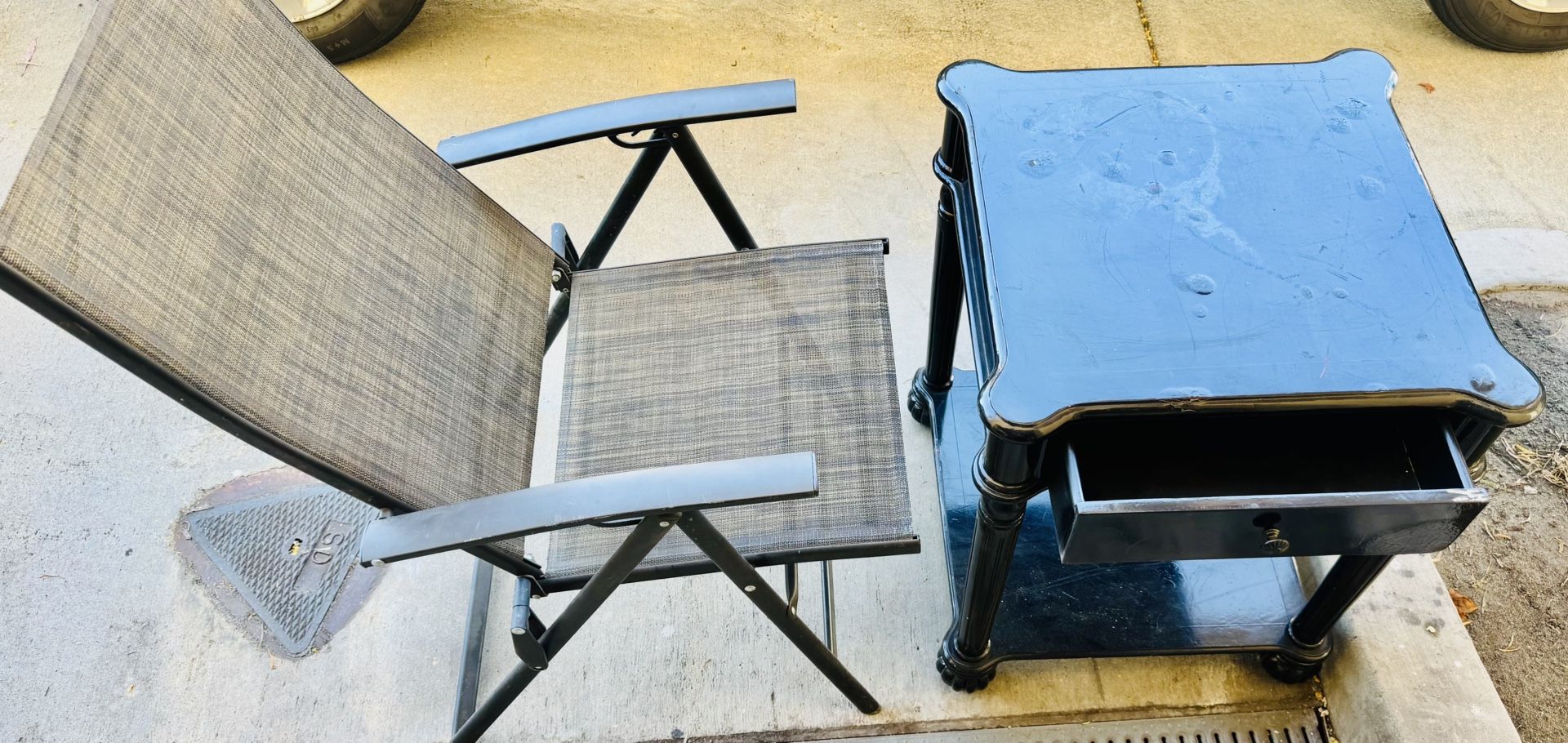 Folding Picnic Patio Chair and Small Table With Drawer! $20