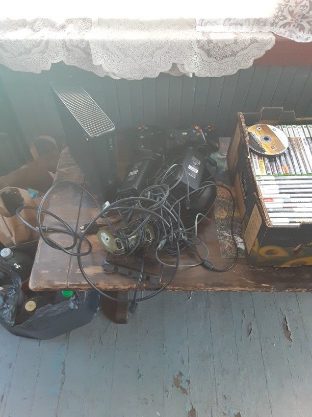 Xbox 360 90games+ 4conntroller The System  And Some Wires And Headphones.