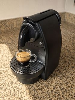 ☕ Nespresso Essenza Espresso Machine  Like New