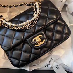 Chanel 24pmini black shoulder bag