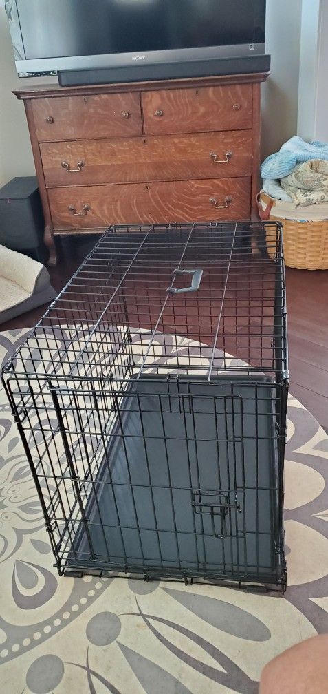 Med Dog Crate. 30 X 19 X 21