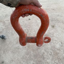 Shackle