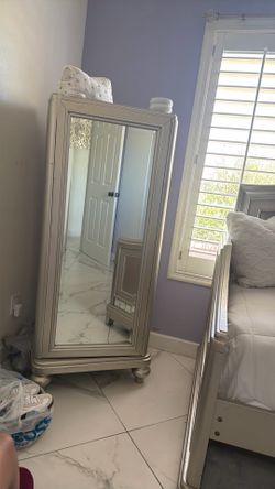 Samuel Lawrence Diva Swivel Lingerie Chest w/ Full-Length Mirror – Glam Platinum