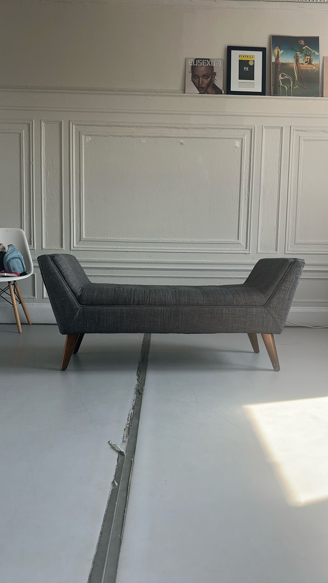Small lounge/bench