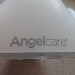 ANGELCARE BATHTUB  LIKE NEW ONLY PICK UP 