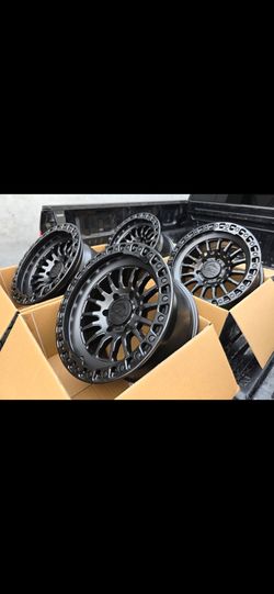 17" LOCK Grit rims 17x9  Doubleblack