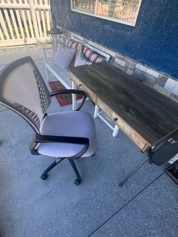Desk chair and table like new  paid over $200