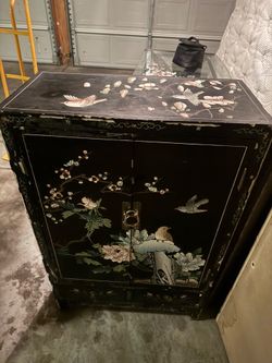 Oriental China Vintage cabinet
