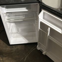 Mini Refrigerator 