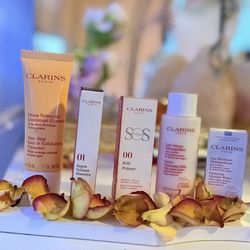 clarins mega bundle stocking stuffers 🤶 