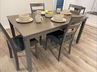 Pretty and Simple Grey Wood Dining Table wth 4-6 Chairs or 4 and a Bench - SAME DAY DELIVERY - NO CREDIT NEEDED - SaMe DaY DeLiVeRy 🚚