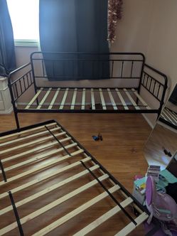 Metal Daybed Frame with Trundle
