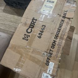 “Brand New CURT 60663 4″ Offset OEM Puck System Gooseneck Ball 30K lbs