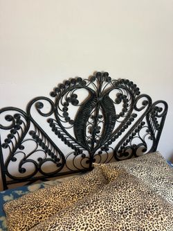 Black wicker headboard full/queen