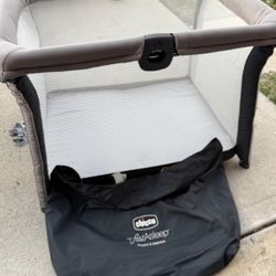 Chicco Fast Sleep Playard With Bag To Go