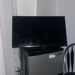 Vizio Tv 31.50”