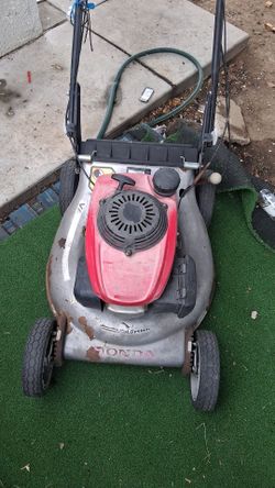 Honda Gas-Powered Push Lawn Mower