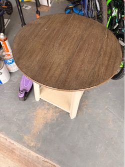 Round Coffee table