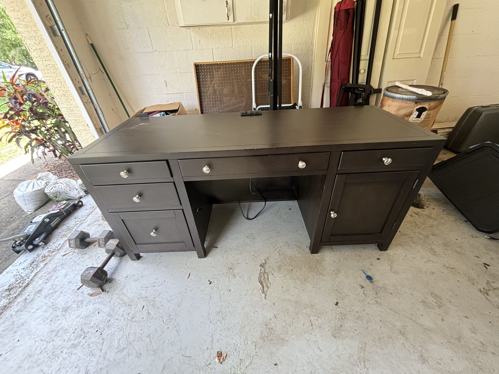 Desk with Hutch