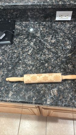 Wooden Embossed Snowflake Rolling Pin