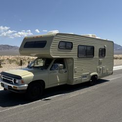 1992 Toyota Dolphin RV