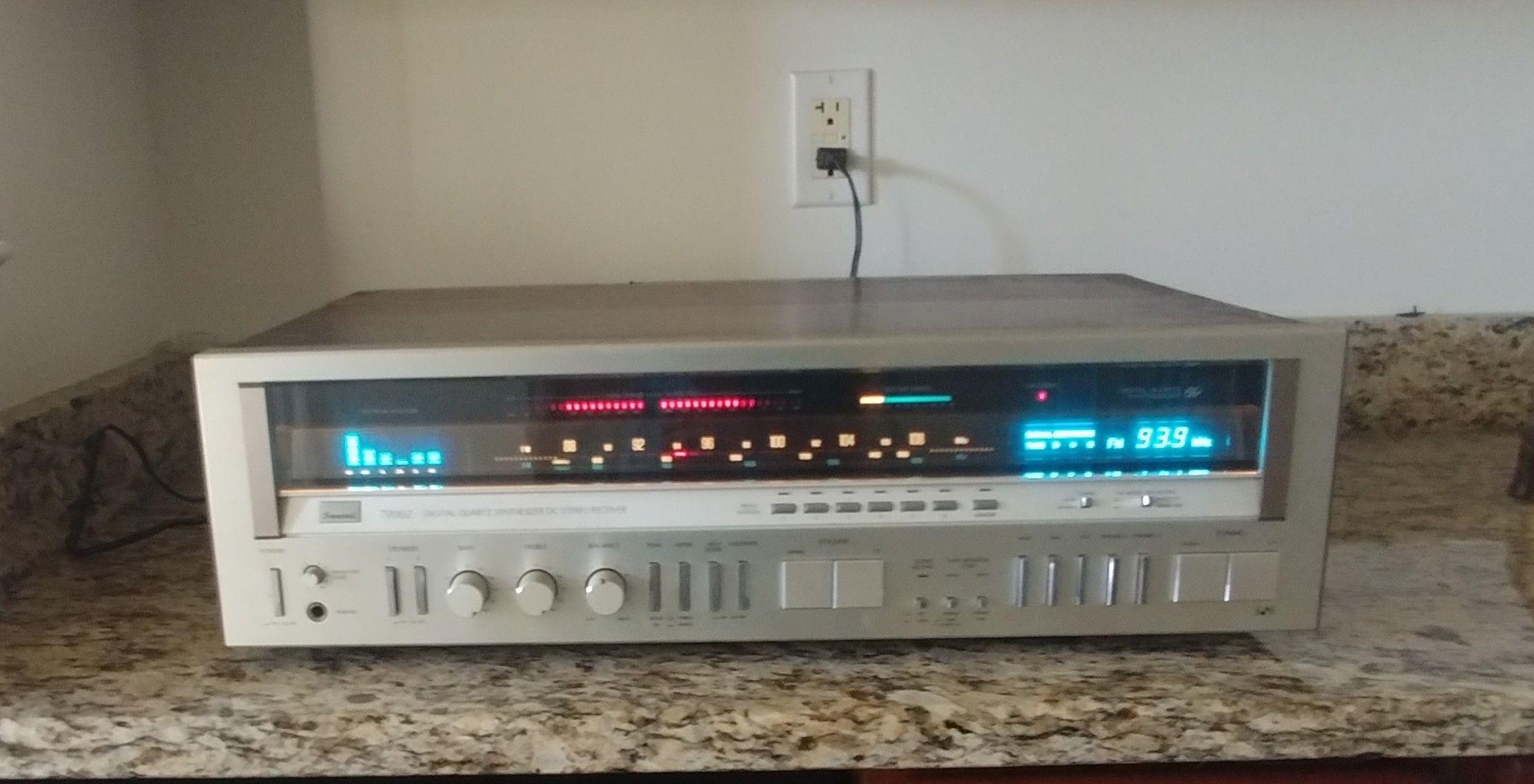 Vintage Sansui 7900z Stereo Receiver