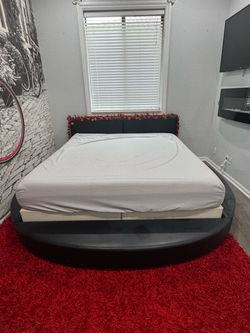 King Round Black Upholstered Bed Frame with Mattress