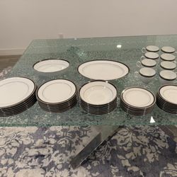 Noritake Platinum Porcelain Dinnerware Set For 8