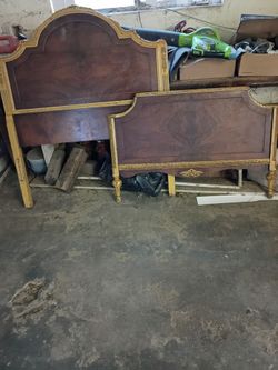 Head board and foot board for twin bed