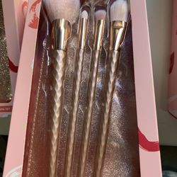 5pcs brush and bag set $6 each