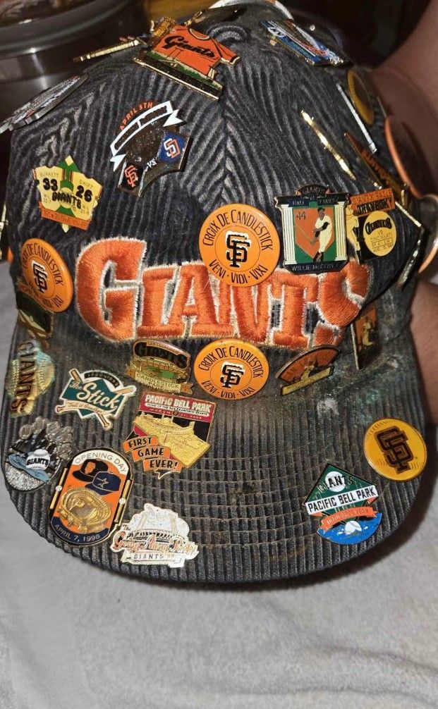Vintage Giants Hat With Vintage Pins