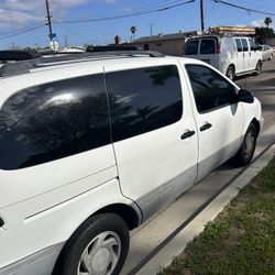 1999 Toyota Sienna