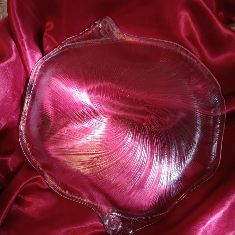 VILLEROY & BOCH SEASHELL SHAPED CRYSTAL GLASS SERVING 15 " PLATE