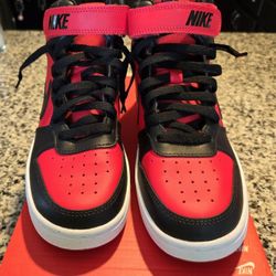Nike Court Borough 