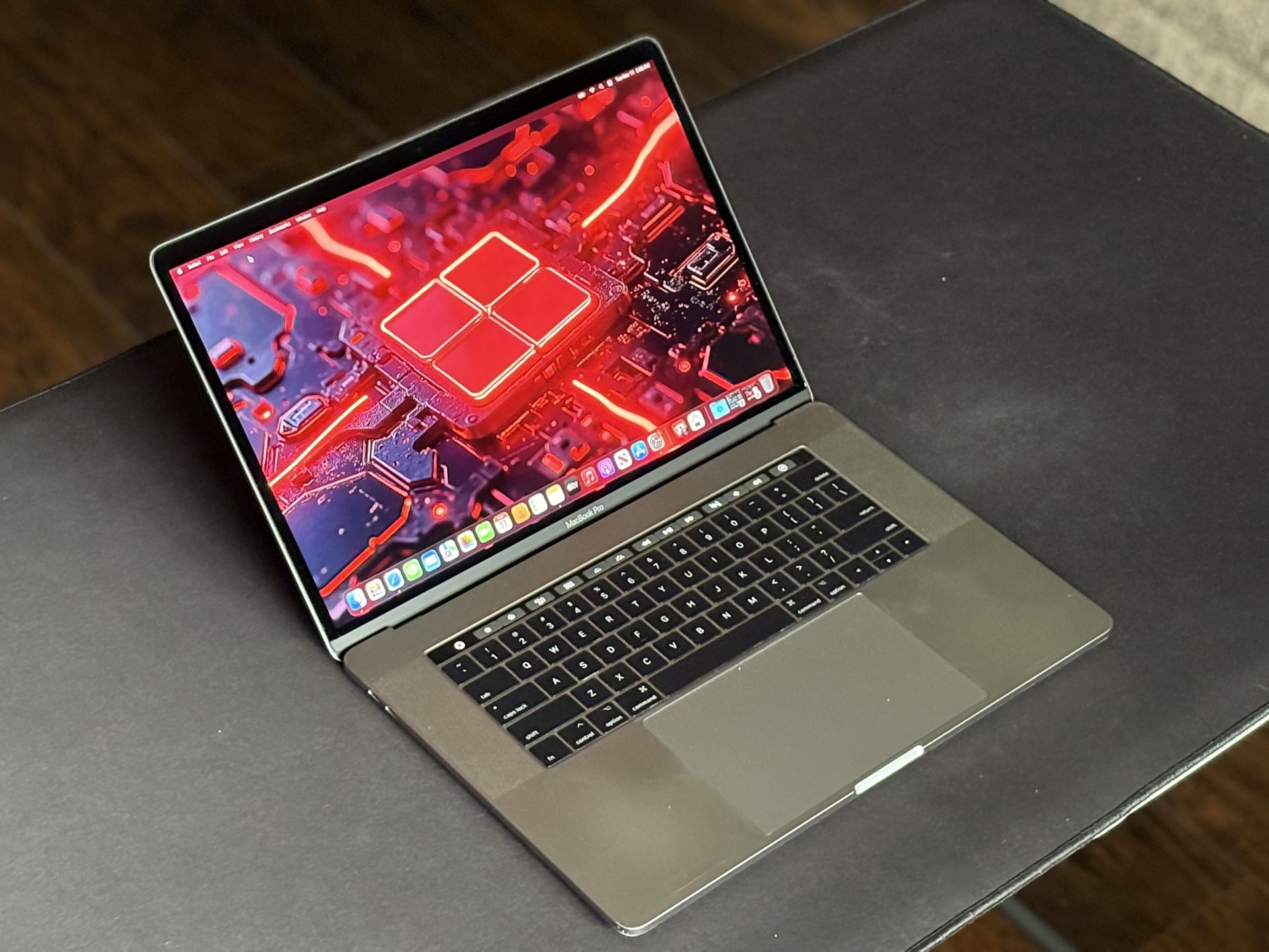 15” MacBook Pro (2.9 GHz FourCore i7) 16gb/500gb