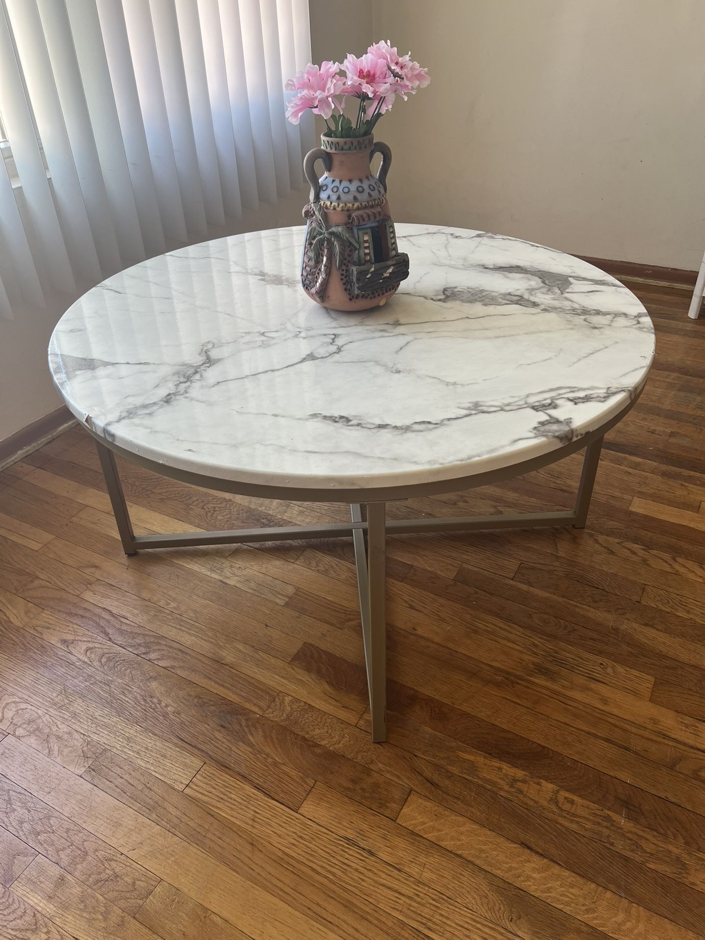 36” Round Ivy Faux Marble Coffee Table