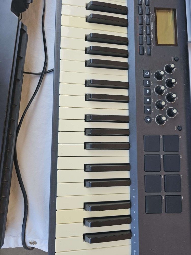 Piano 49 Keys AXIOM 61