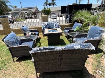 Patio furniture set outdoor new in the box