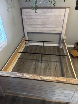 Full size Bedroom set (No Mattress)