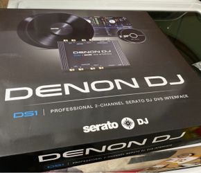 Technics 1200’s w/Stand