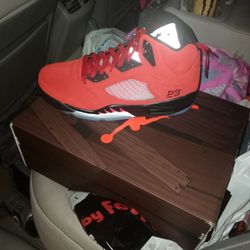 Jordan 5 Raging Bull