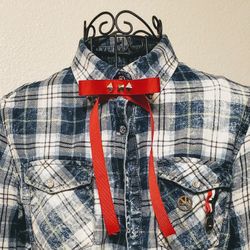 Brooch in red with pyramid in rock stile