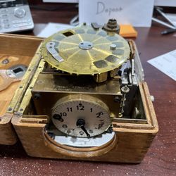 Benzing pigeon clock