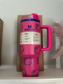 🎀 Hello Kitty x Stanley 40oz Quencher H2.0 Tumbler – Pink Limited Edition 💖